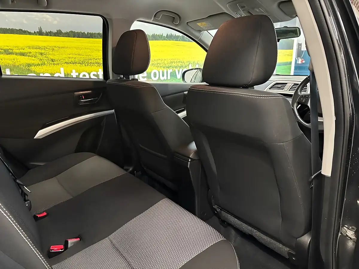 Used 2014 Suzuki Sx4 S-Cross Sz-T Black - Interior and Exterior details 17