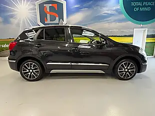 Used 2014 Suzuki Sx4 S-Cross Sz-T Black - Interior and Exterior details 4