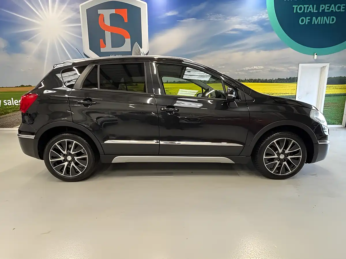 Used 2014 Suzuki Sx4 S-Cross Sz-T Black - Interior and Exterior details 4