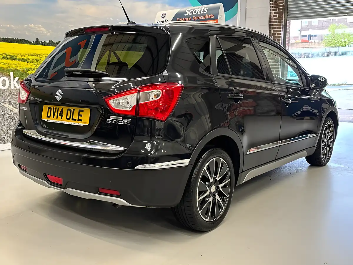 Used 2014 Suzuki Sx4 S-Cross Sz-T Black - Interior and Exterior details 5