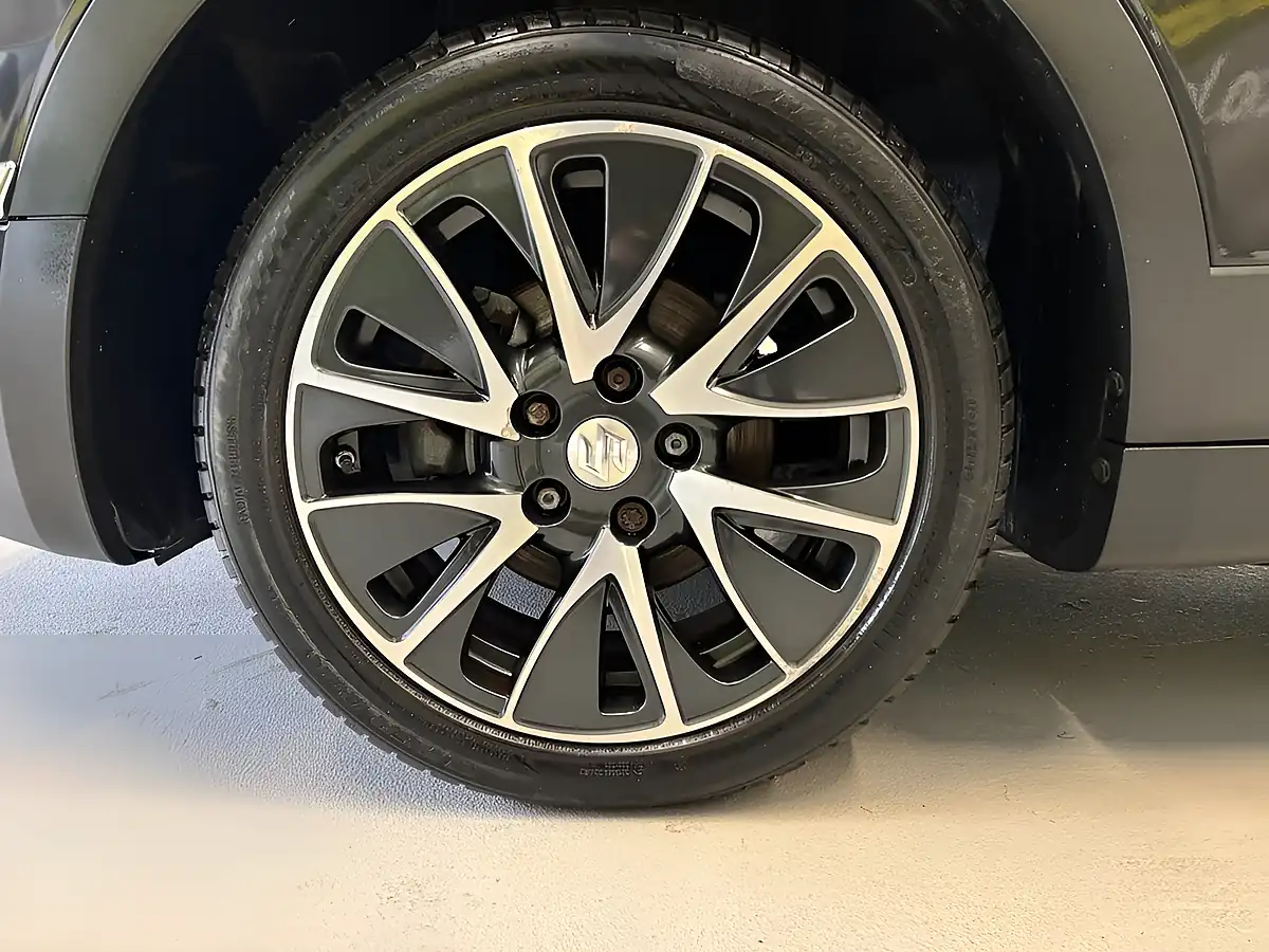 Used 2014 Suzuki Sx4 S-Cross Sz-T Black - Interior and Exterior details 9