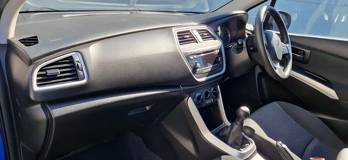 Used 2014 Suzuki Sx4 S-Cross Sz3 Blue - Interior and Exterior details 12