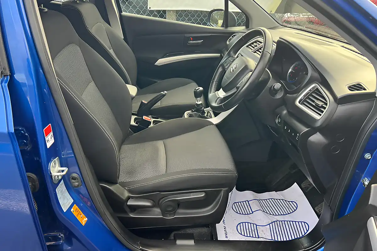 Used 2014 Suzuki SX4 S-Cross SZ4 Blue - Interior and Exterior details 11