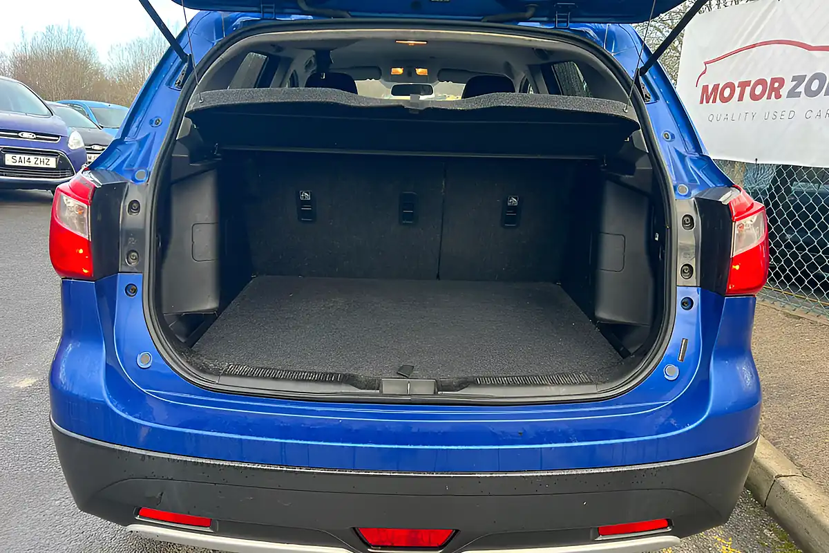 Used 2014 Suzuki SX4 S-Cross SZ4 Blue - Interior and Exterior details 13