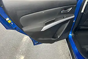 Used 2014 Suzuki SX4 S-Cross SZ4 Blue - Interior and Exterior details 15