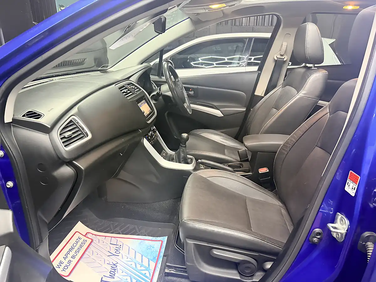 Used 2014 Suzuki SX4 S-Cross SZ5 Blue - Interior and Exterior details 12