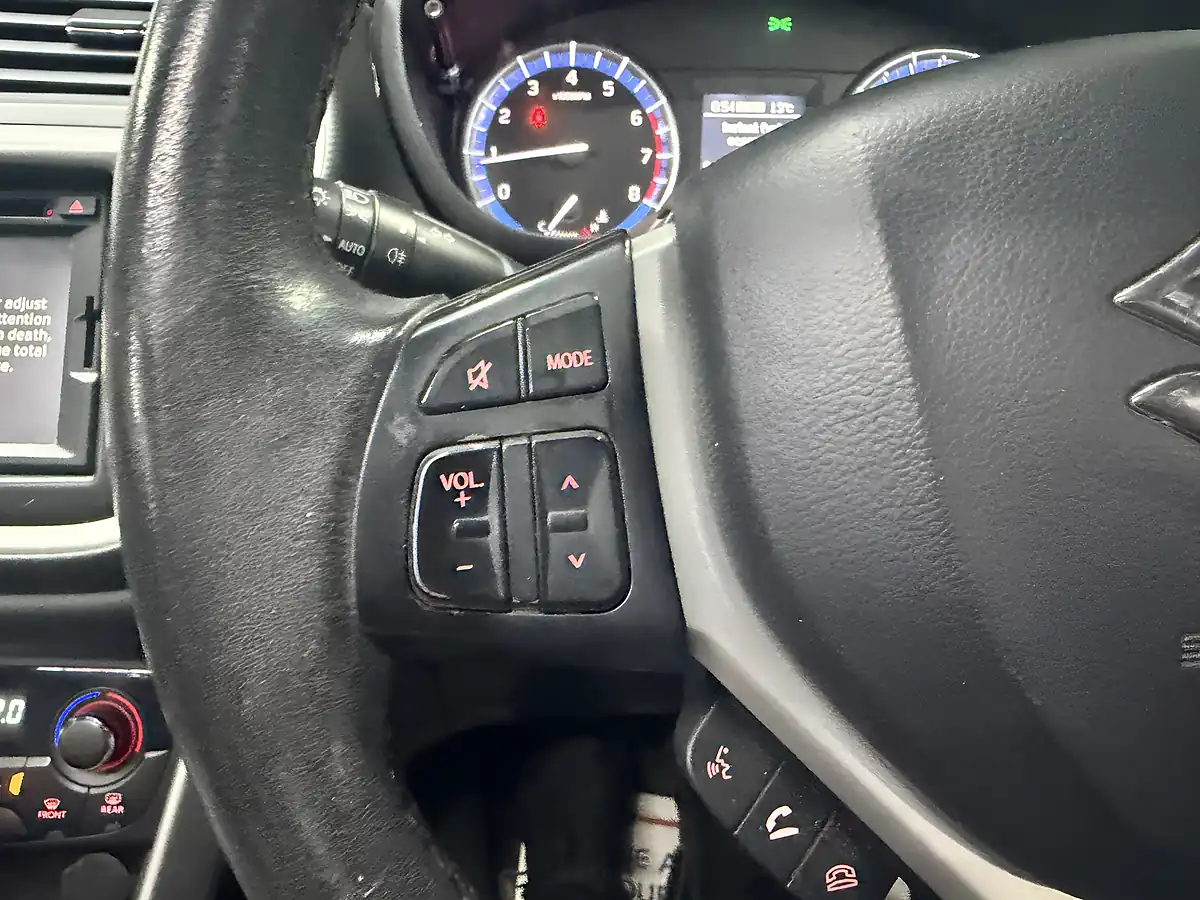 Used 2014 Suzuki SX4 S-Cross SZ5 Blue - Interior and Exterior details 16