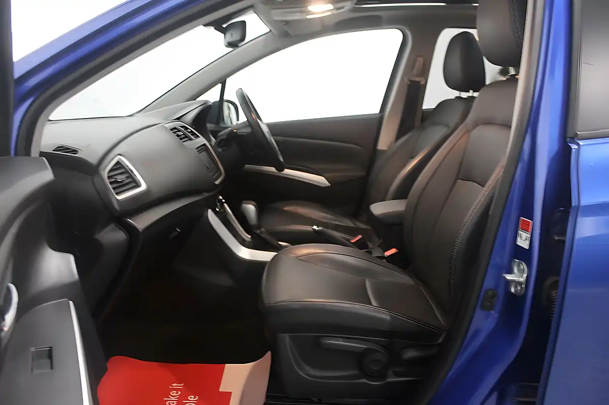 Used 2014 Suzuki SX4 S-Cross SZ5 Blue - Interior and Exterior details 18
