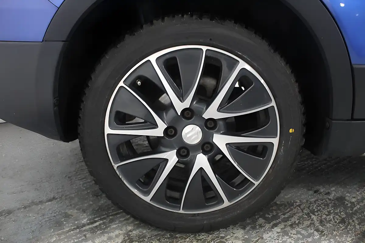 Used 2014 Suzuki SX4 S-Cross SZ5 Blue - Interior and Exterior details 19