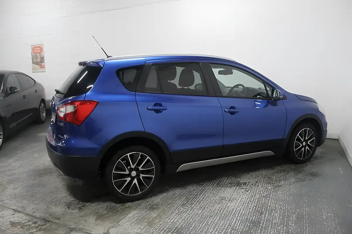 Used 2014 Suzuki SX4 S-Cross SZ5 Blue - Interior and Exterior details 7