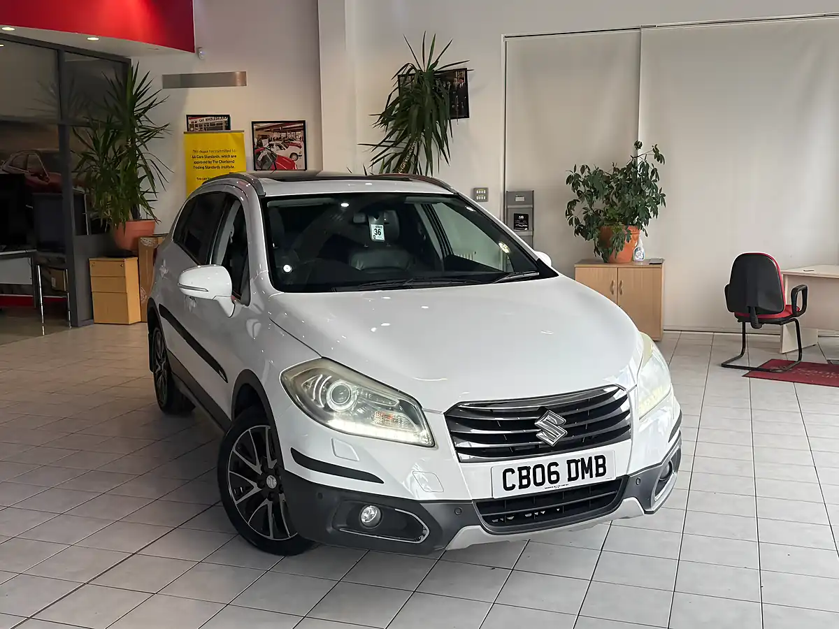Used 2014 Suzuki SX4 S-Cross SZ5 White - Front View