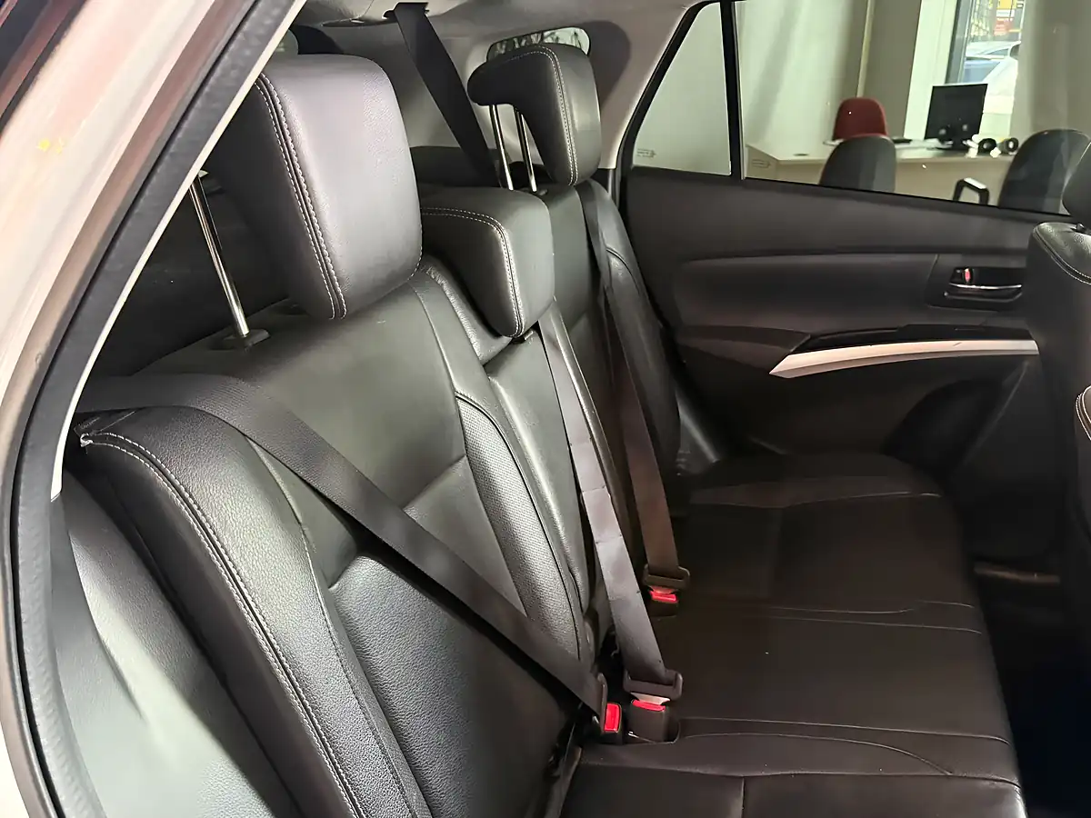 Used 2014 Suzuki SX4 S-Cross SZ5 White - Interior and Exterior details 13
