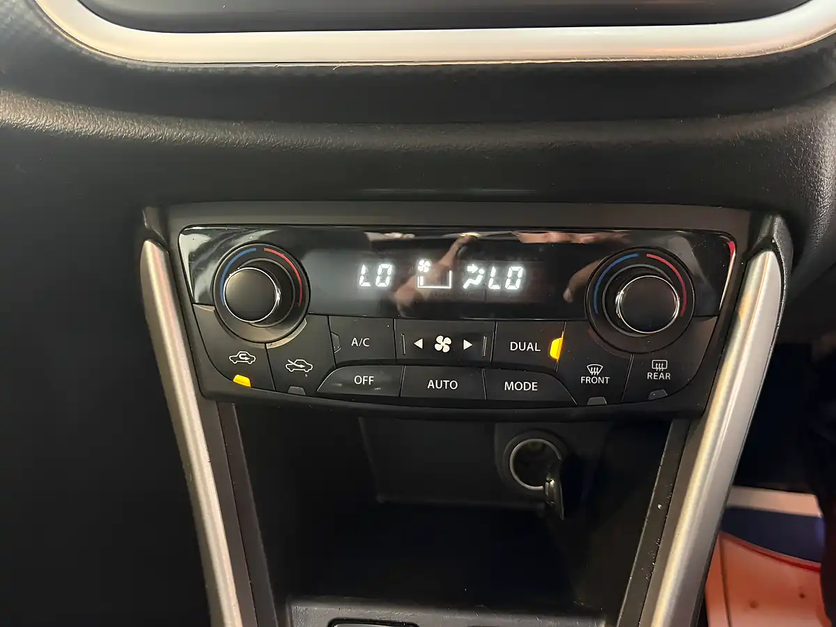 Used 2014 Suzuki SX4 S-Cross SZ5 White - Interior and Exterior details 16