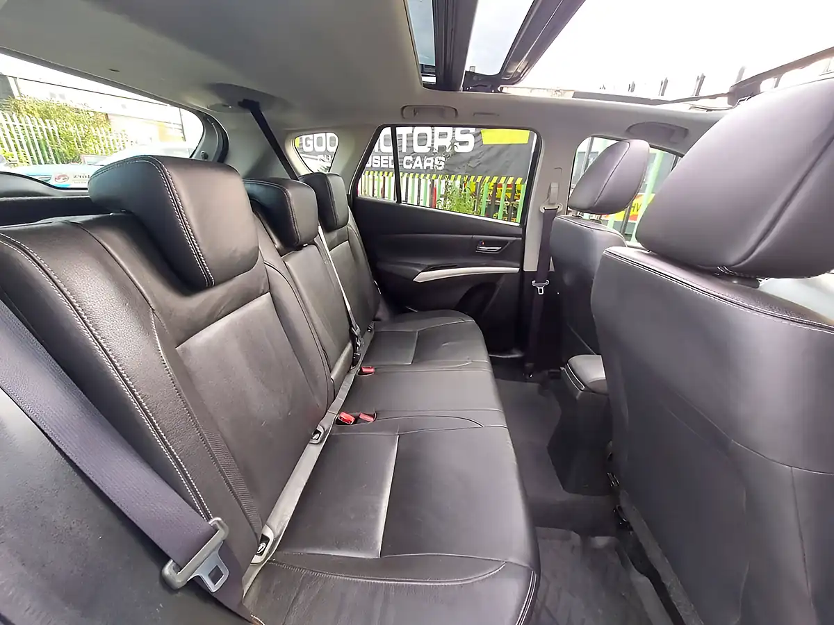 Used 2014 Suzuki Sx4 S-Cross SZ5 White - Interior and Exterior details 15