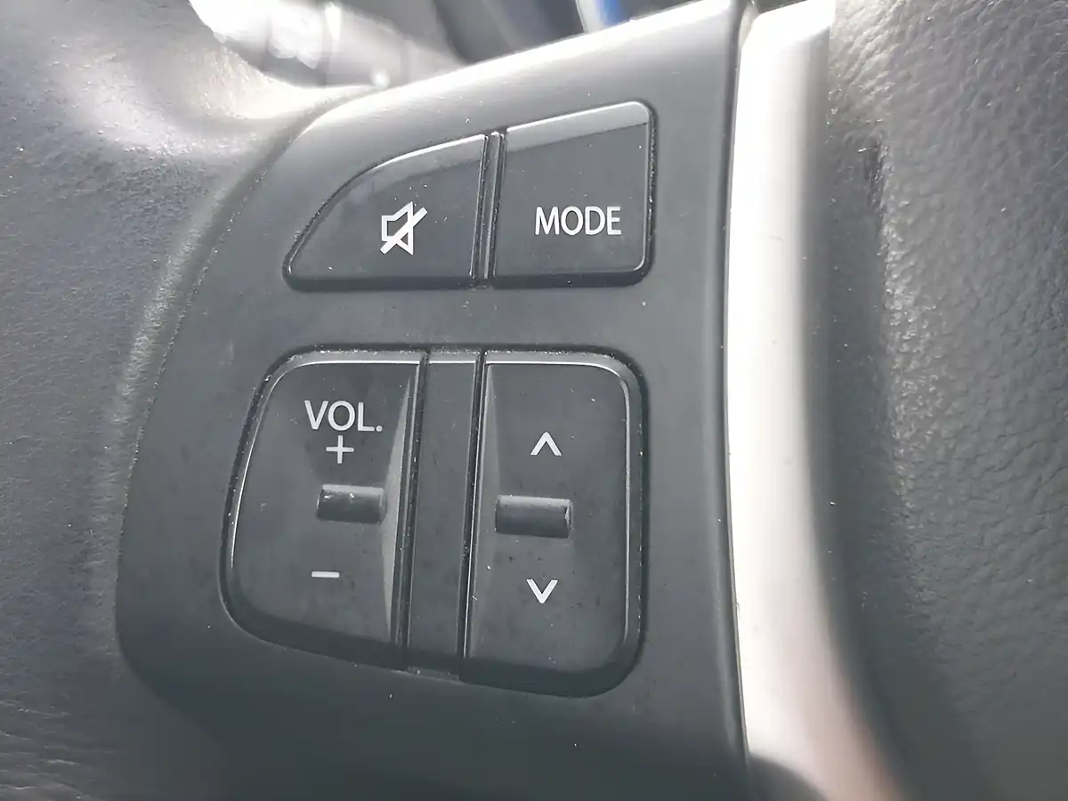 Used 2014 Suzuki Sx4 S-Cross SZ5 White - Interior and Exterior details 16