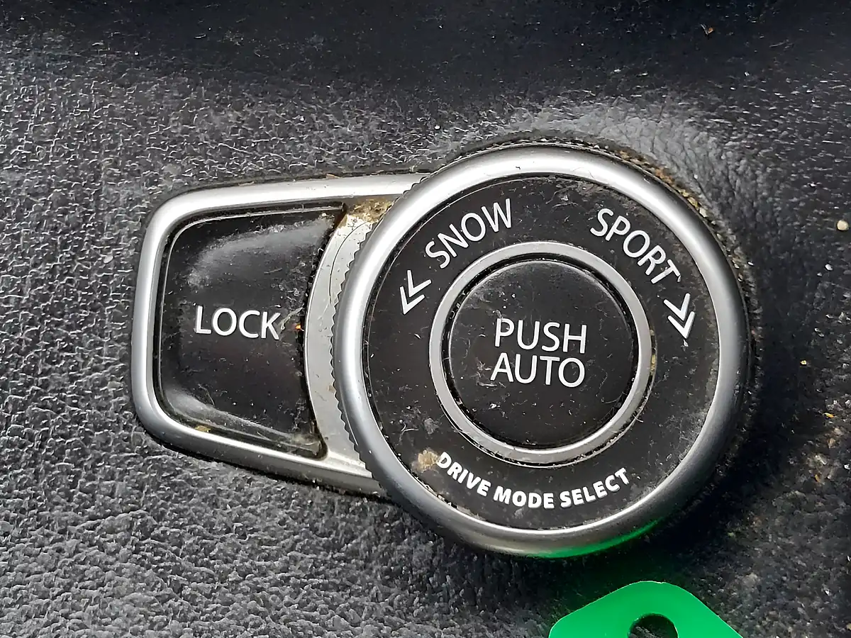 Used 2014 Suzuki Sx4 S-Cross SZ5 White - Interior and Exterior details 17
