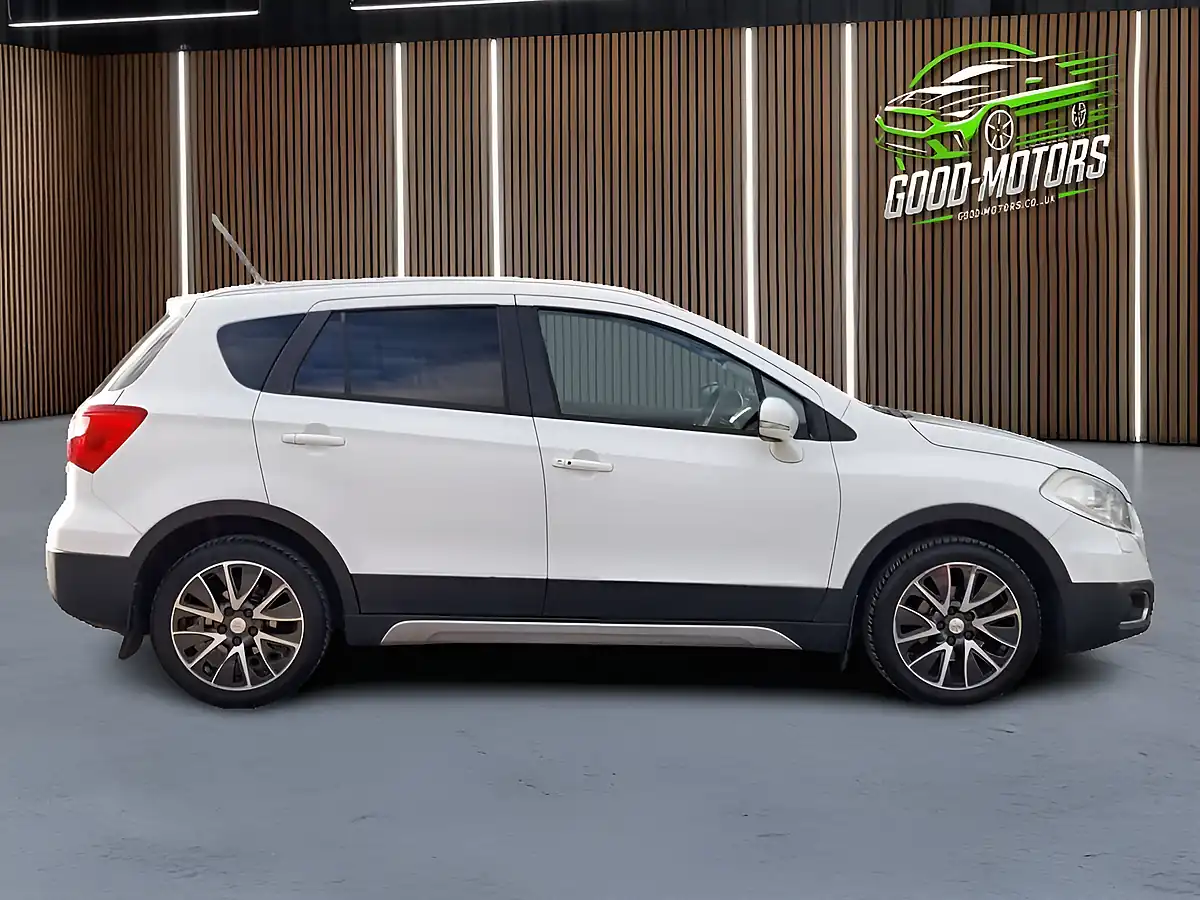 Used 2014 Suzuki Sx4 S-Cross SZ5 White - Interior and Exterior details 9