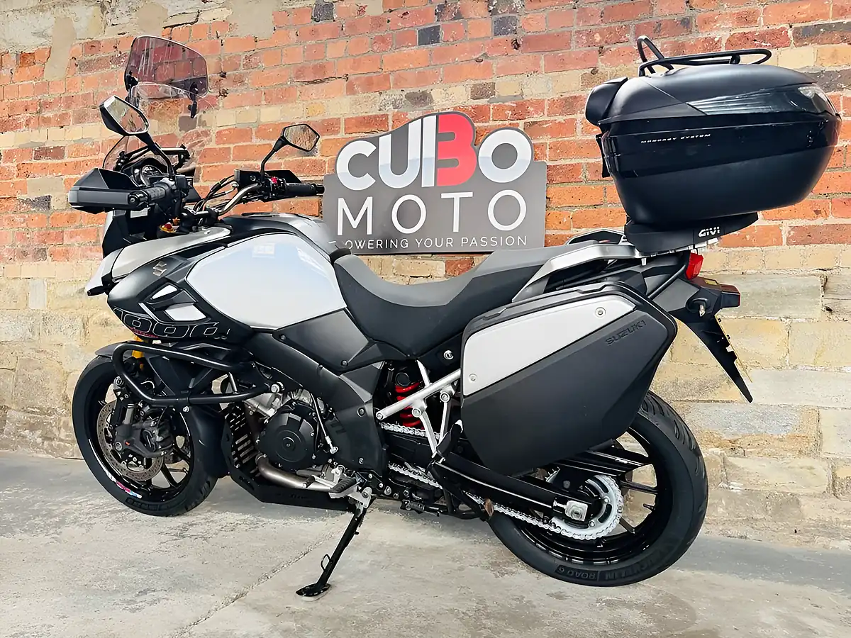 Used 2014 Suzuki V-Strom 1000 Al4 White - Interior and Exterior details 13