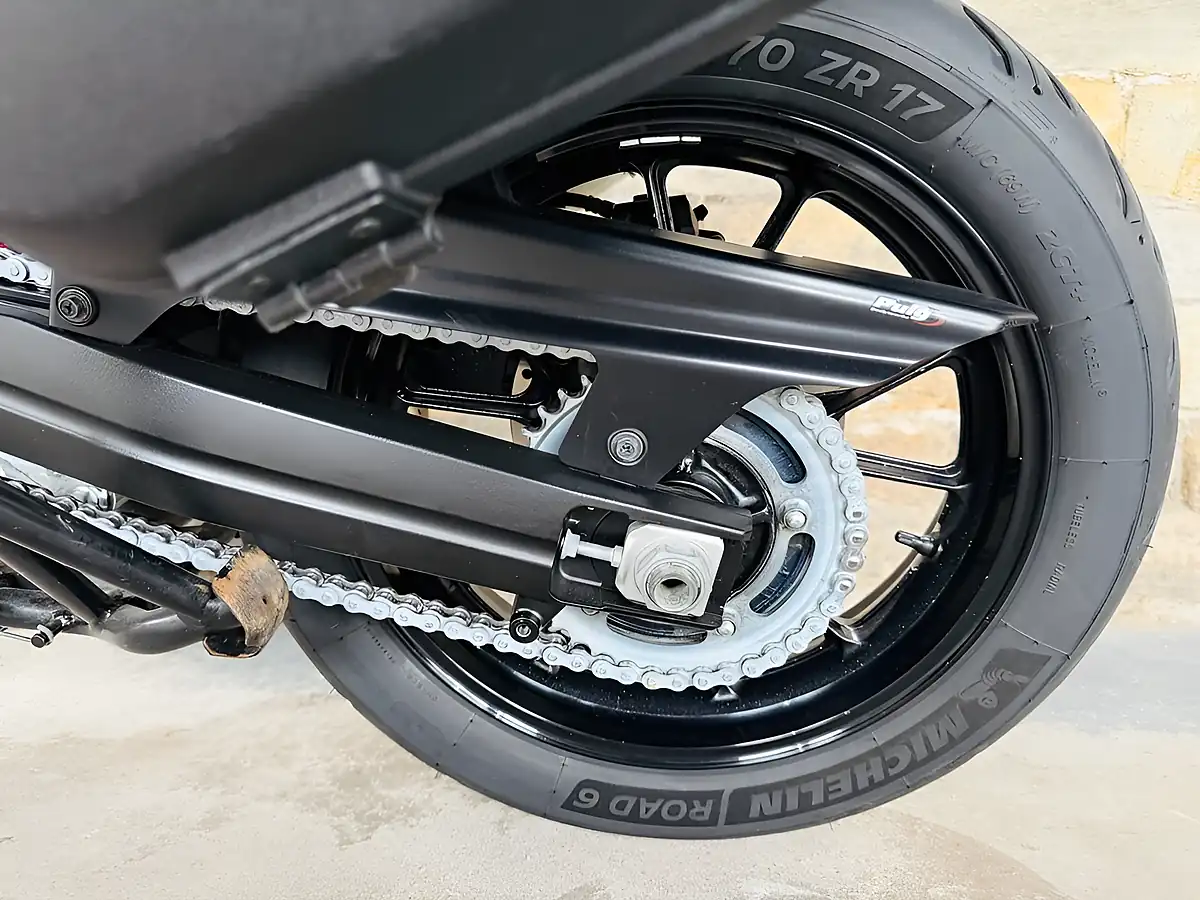 Used 2014 Suzuki V-Strom 1000 Al4 White - Interior and Exterior details 17