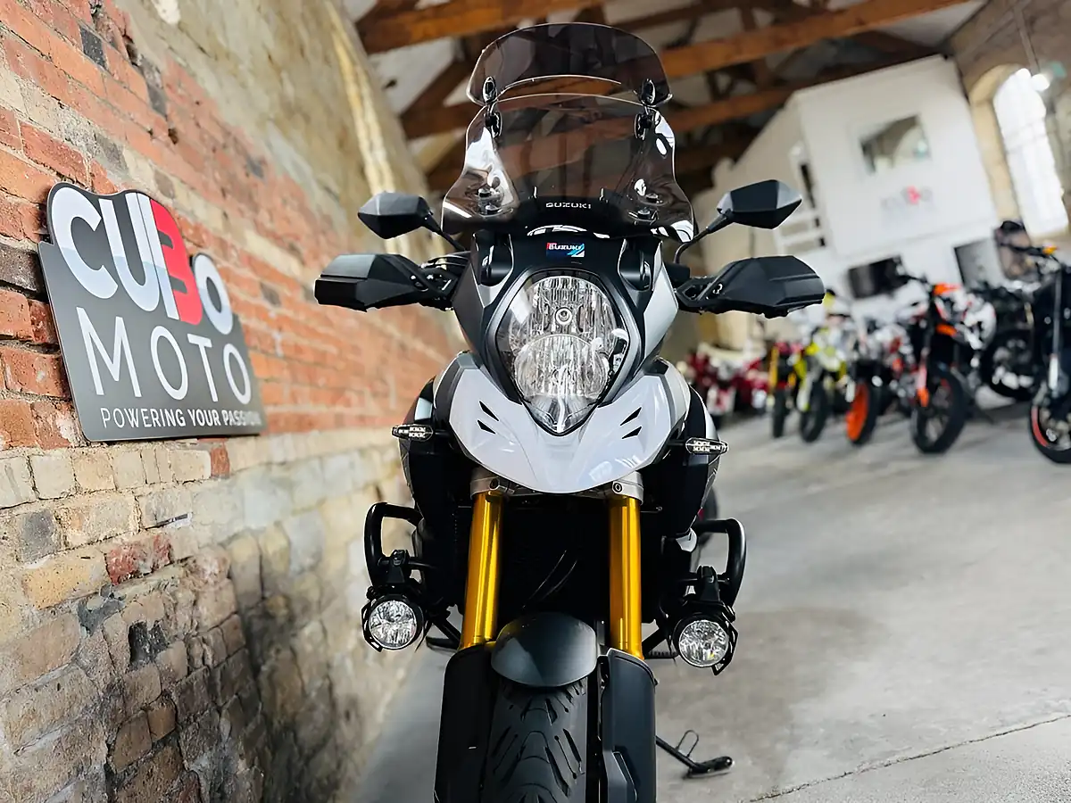 Used 2014 Suzuki V-Strom 1000 Al4 White - Interior and Exterior details 19