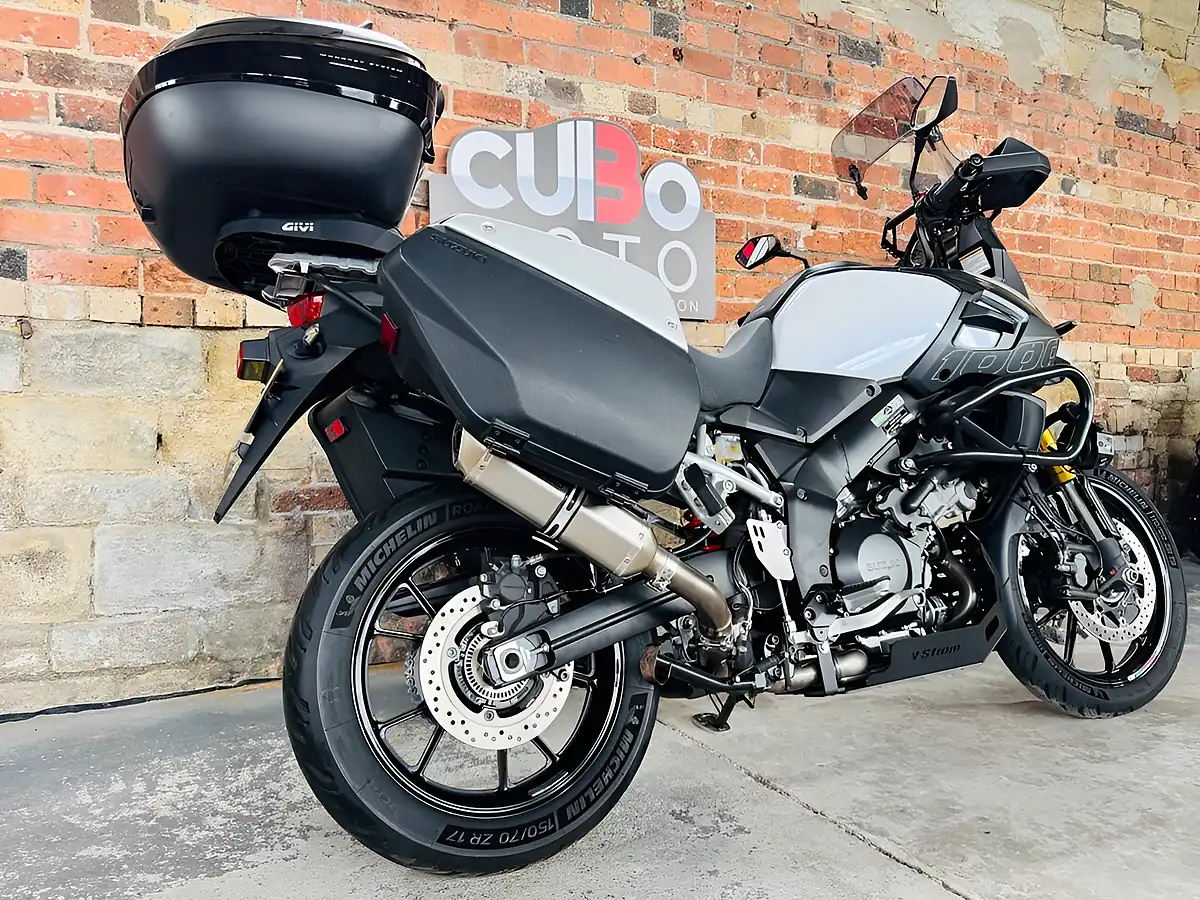Used 2014 Suzuki V-Strom 1000 Al4 White - Interior and Exterior details 4