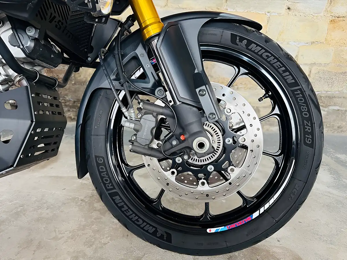 Used 2014 Suzuki V-Strom 1000 Al4 White - Interior and Exterior details 5