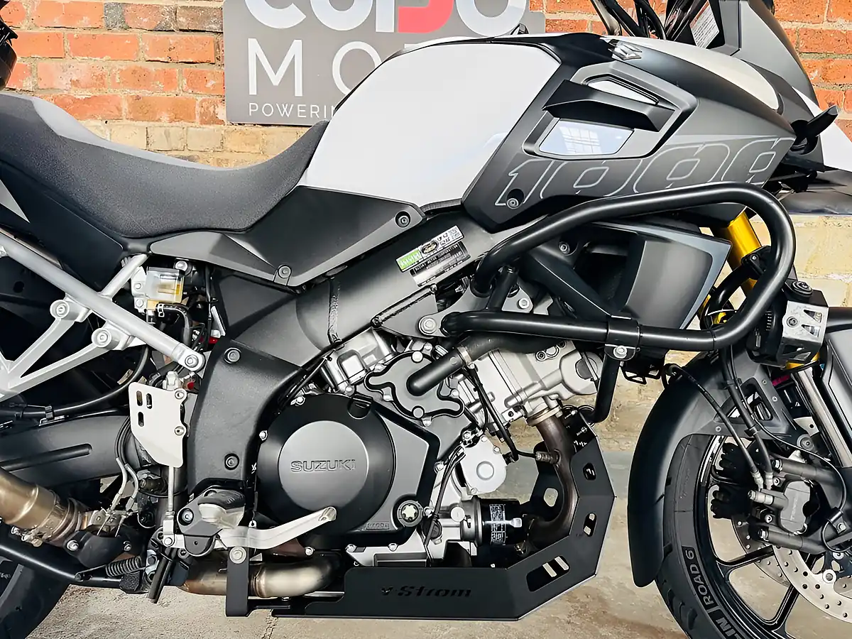 Used 2014 Suzuki V-Strom 1000 Al4 White - Interior and Exterior details 7