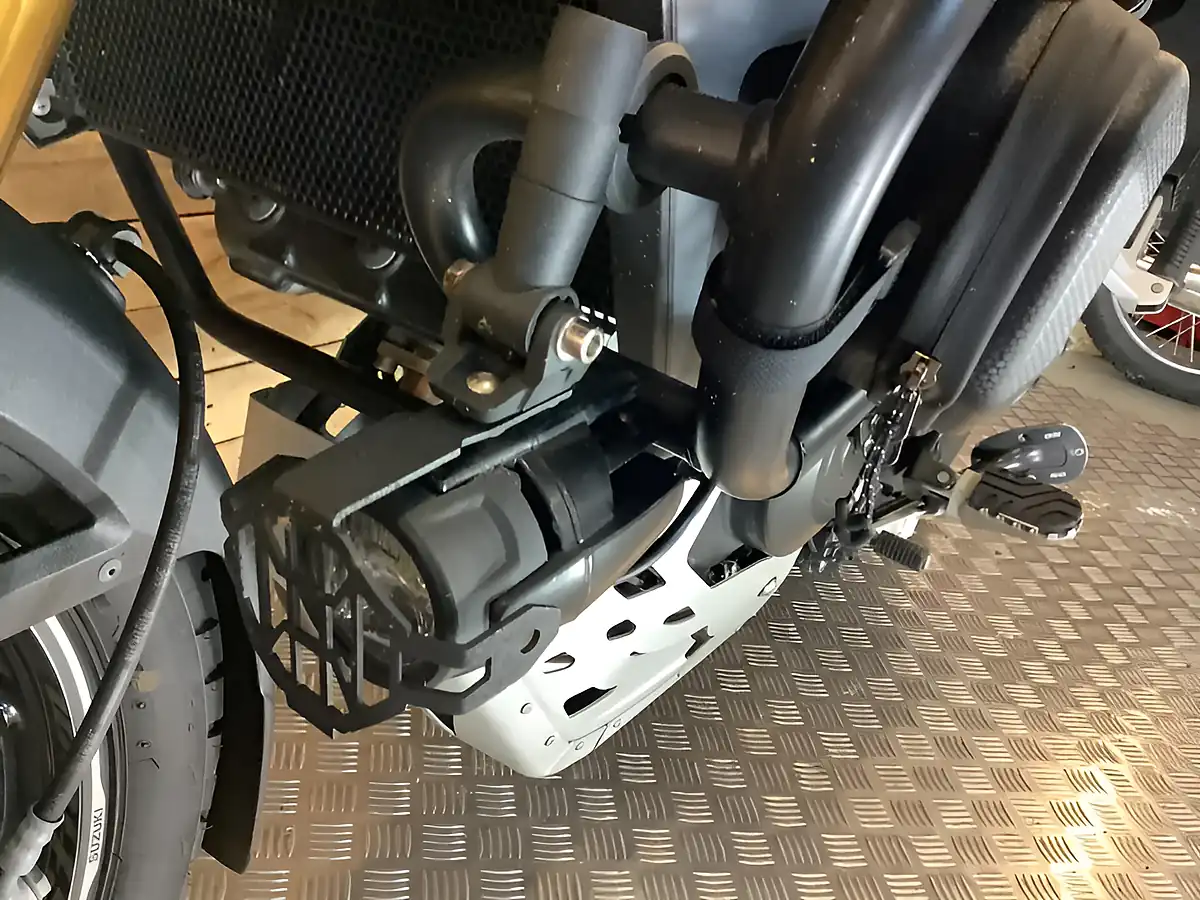 Used 2014 Suzuki V-Strom 1000 Red - Interior and Exterior details 17
