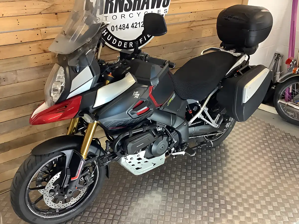 Used 2014 Suzuki V-Strom 1000 Red - Interior and Exterior details 3