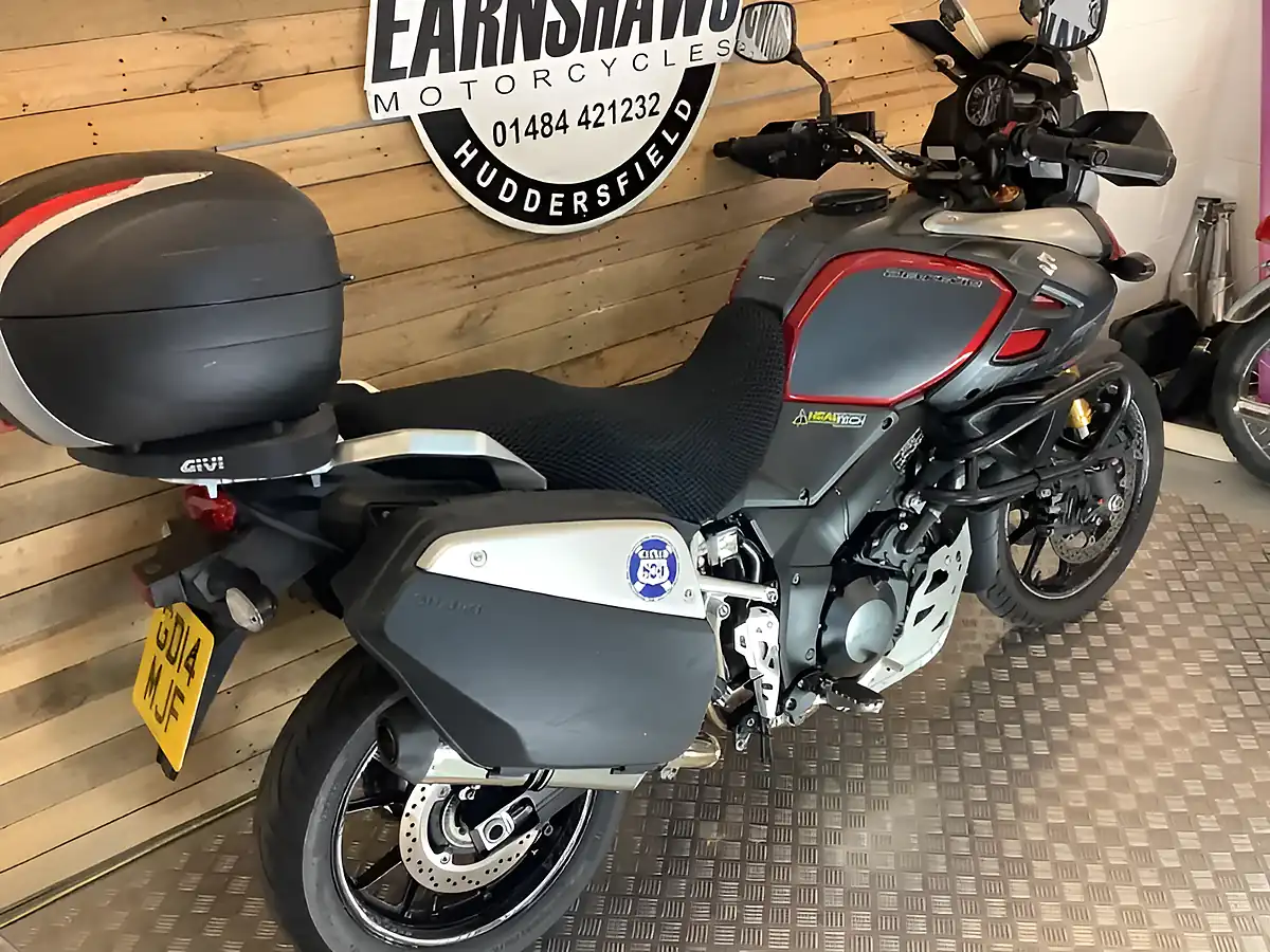 Used 2014 Suzuki V-Strom 1000 Red - Interior and Exterior details 4