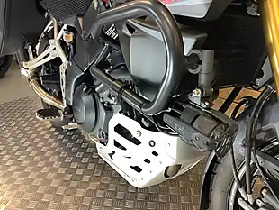 Used 2014 Suzuki V-Strom 1000 Red - Interior and Exterior details 9