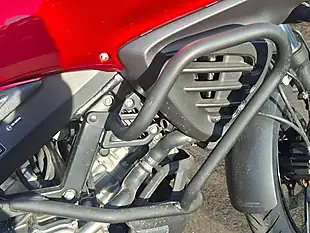 Used 2014 Suzuki V-Strom 650 Red - Interior and Exterior details 12