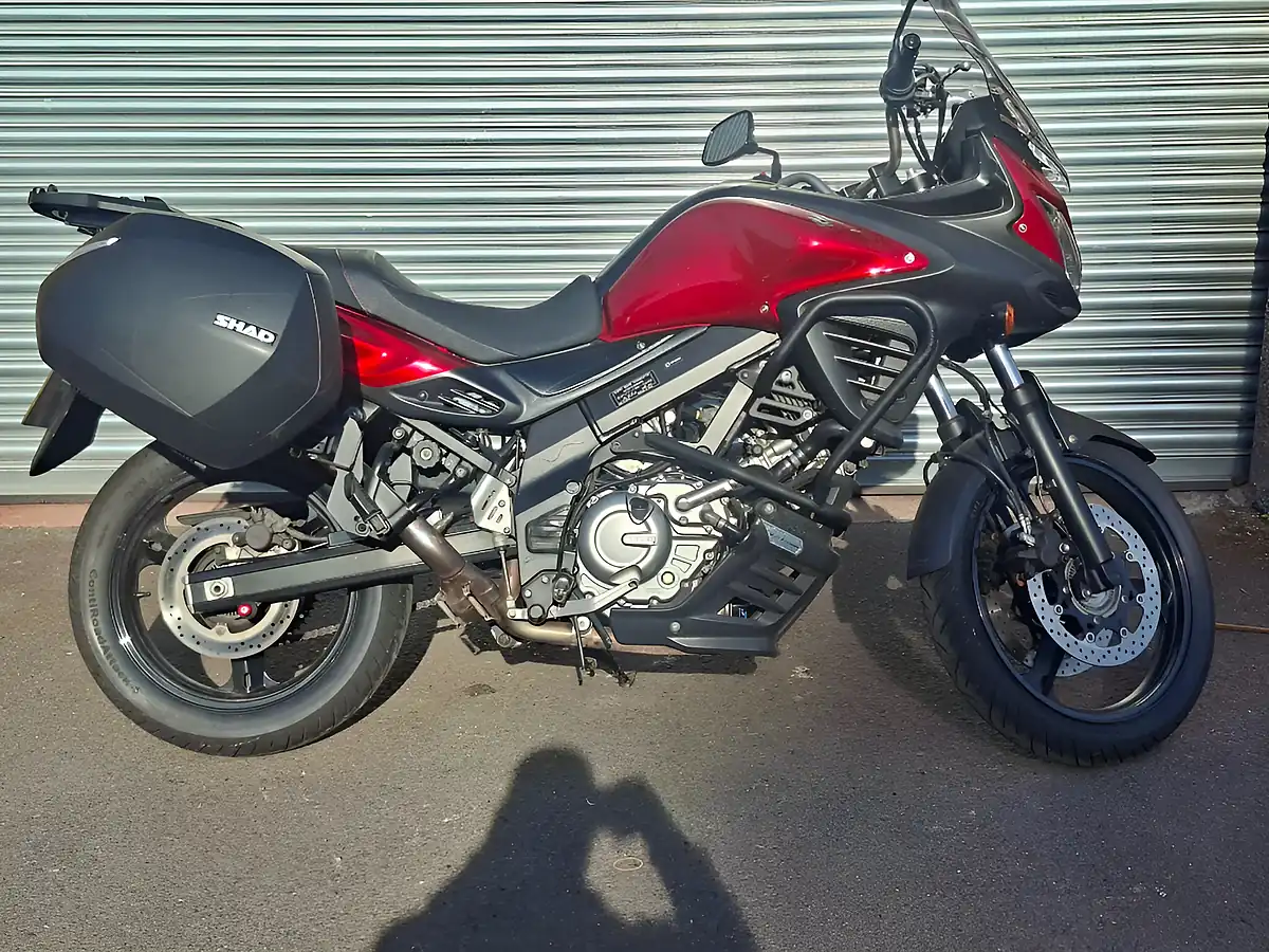 Used 2014 Suzuki V-Strom 650 Red - Interior and Exterior details 9