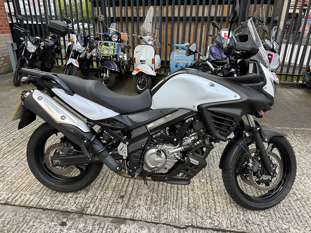 Used 2014 Suzuki V-Strom 650 White - Interior and Exterior details 2