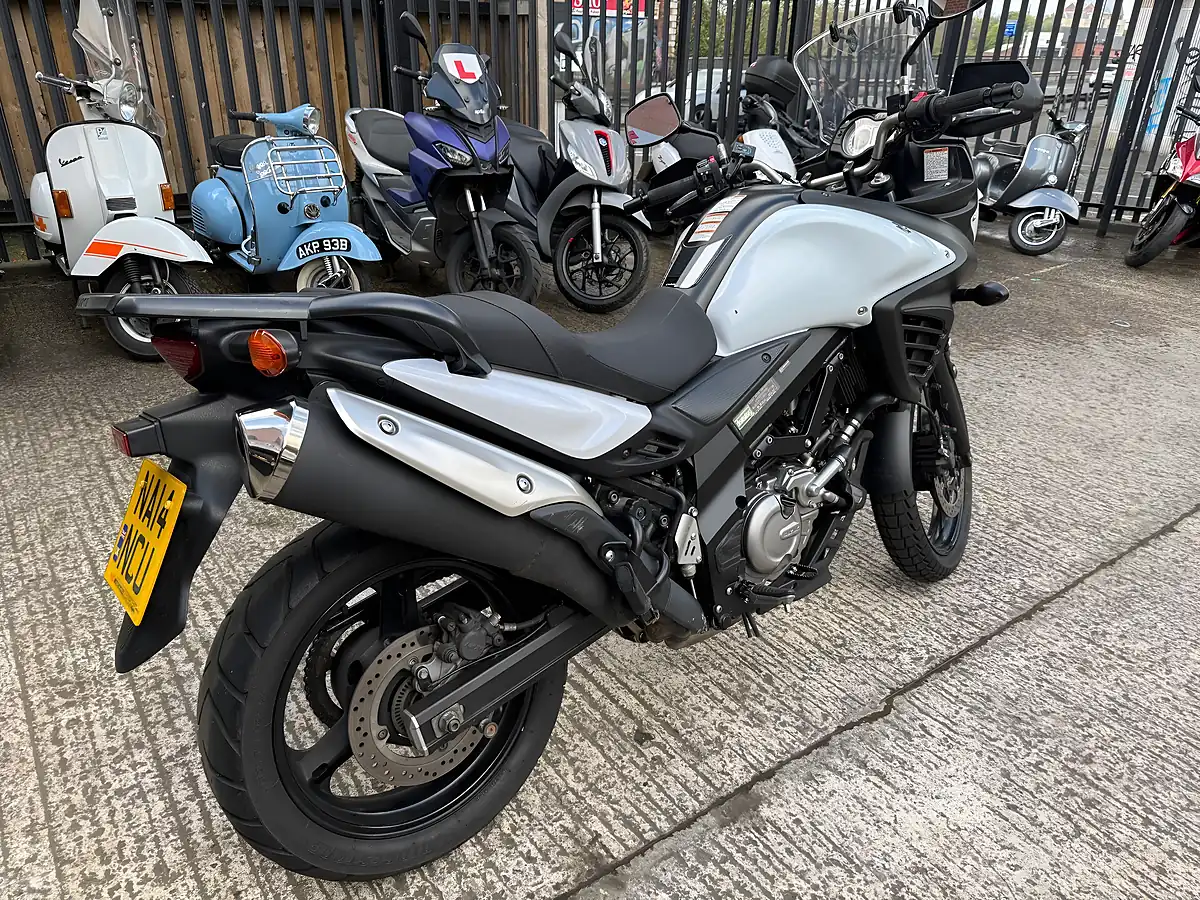 Used 2014 Suzuki V-Strom 650 White - Interior and Exterior details 3