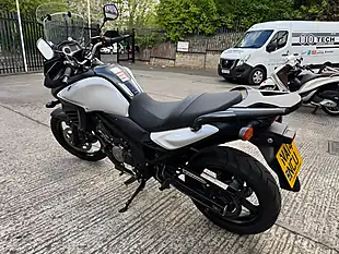Used 2014 Suzuki V-Strom 650 White - Interior and Exterior details 4