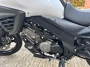 Used 2014 Suzuki V-Strom 650 White - Interior and Exterior details 9
