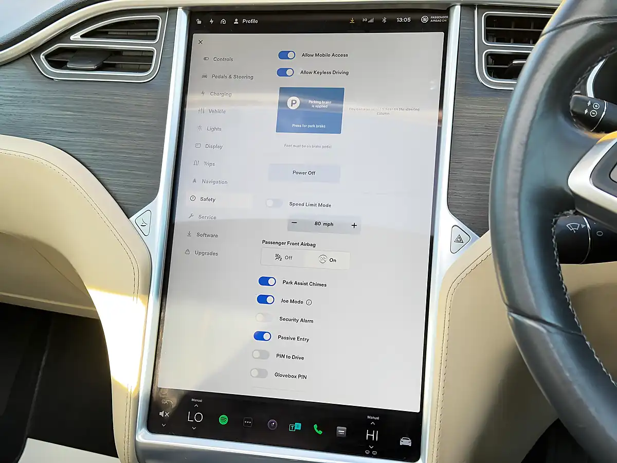 Used 2014 Tesla Model S Red - Interior and Exterior details 14