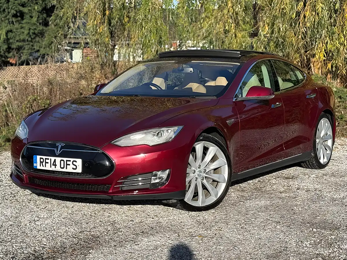 Used 2014 Tesla Model S Red - Interior and Exterior details 2