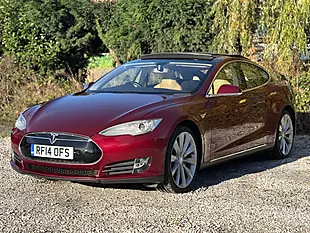 Used 2014 Tesla Model S Red - Interior and Exterior details 6
