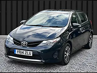 Used 2014 Toyota Auris Active Grey - Interior and Exterior details 3