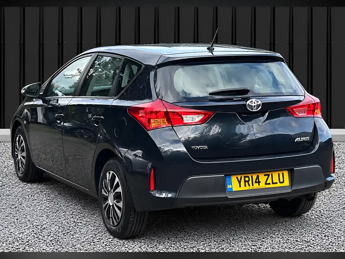 Used 2014 Toyota Auris Active Grey - Interior and Exterior details 4