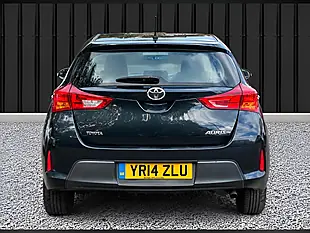 Used 2014 Toyota Auris Active Grey - Interior and Exterior details 5