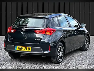 Used 2014 Toyota Auris Active Grey - Interior and Exterior details 6