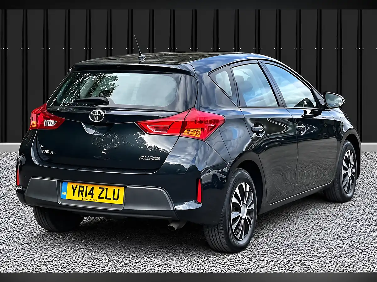 Used 2014 Toyota Auris Active Grey - Interior and Exterior details 6
