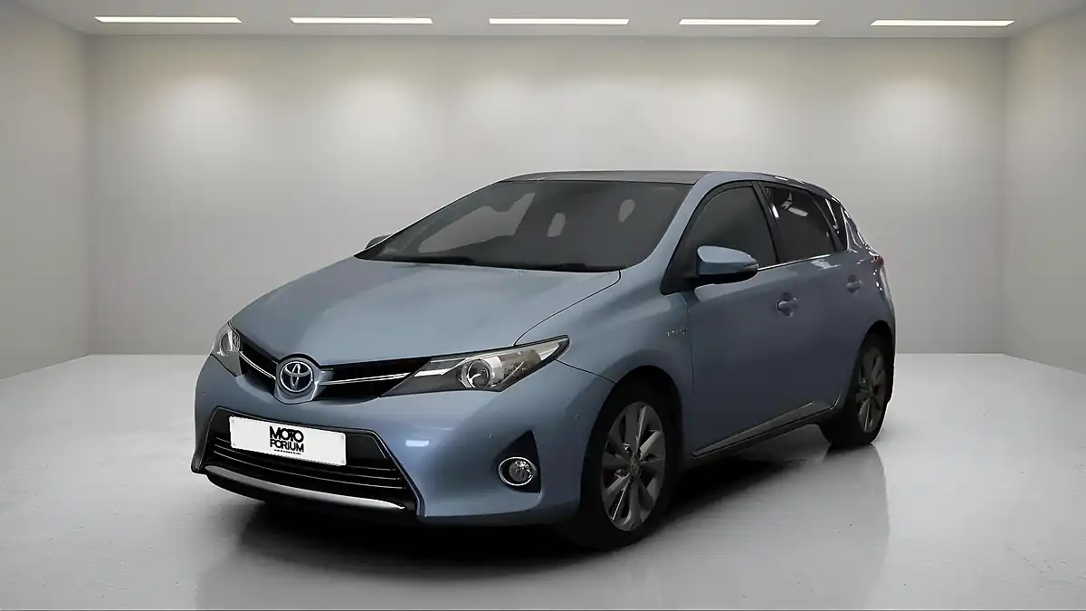 Used 2014 Toyota Auris Excel Blue - Interior and Exterior details 2