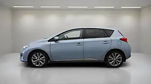 Used 2014 Toyota Auris Excel Blue - Interior and Exterior details 4