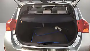 Used 2014 Toyota Auris Excel Blue - Interior and Exterior details 9