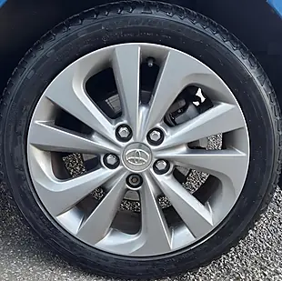 Used 2014 Toyota Auris Excel Blue - Interior and Exterior details 16
