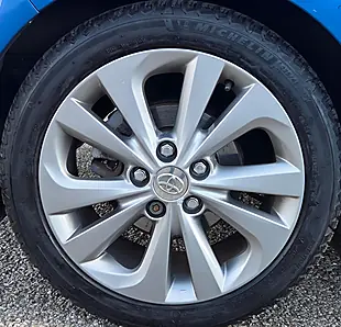 Used 2014 Toyota Auris Excel Blue - Interior and Exterior details 17